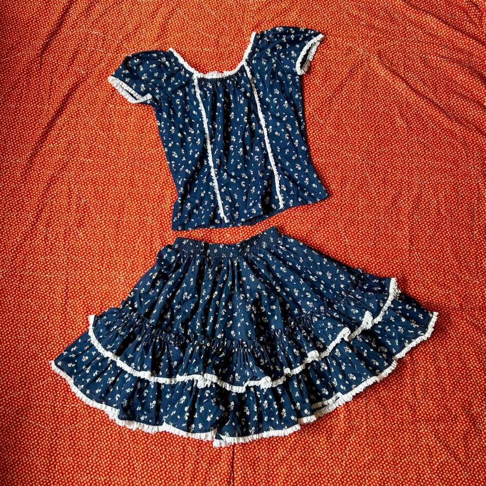 Vintage 70s Navy Floral Prairie Skirt Top Set Lace Trim Puff Sleeve